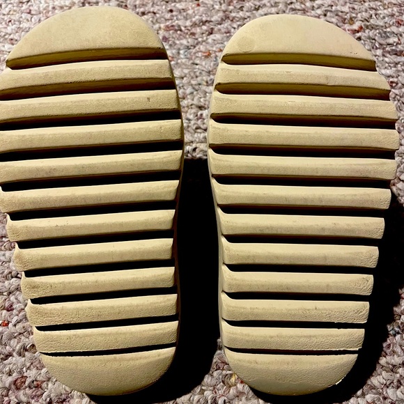 Yeezy Slides Size 13k - Picture 3 of 5